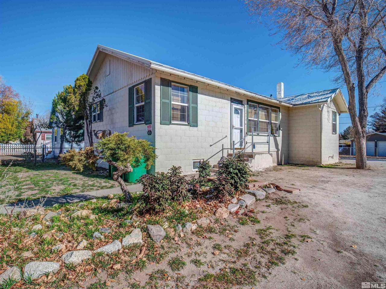303 Roop St - Photo 1