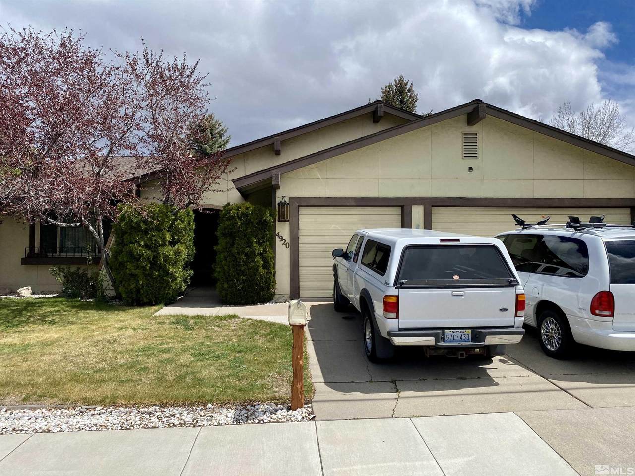 4920 Lakeside Dr - Photo 1