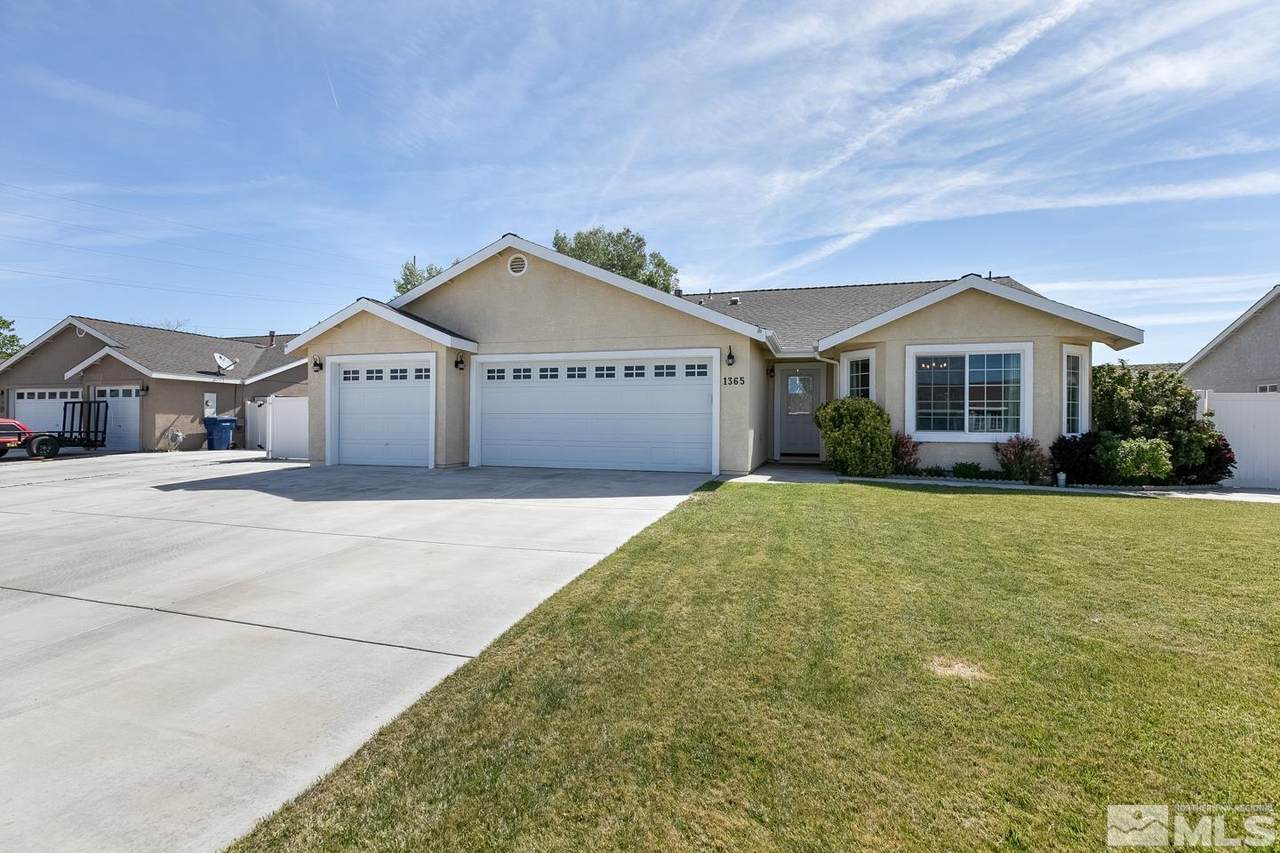 1365 White Bluffs Cir - Photo 1