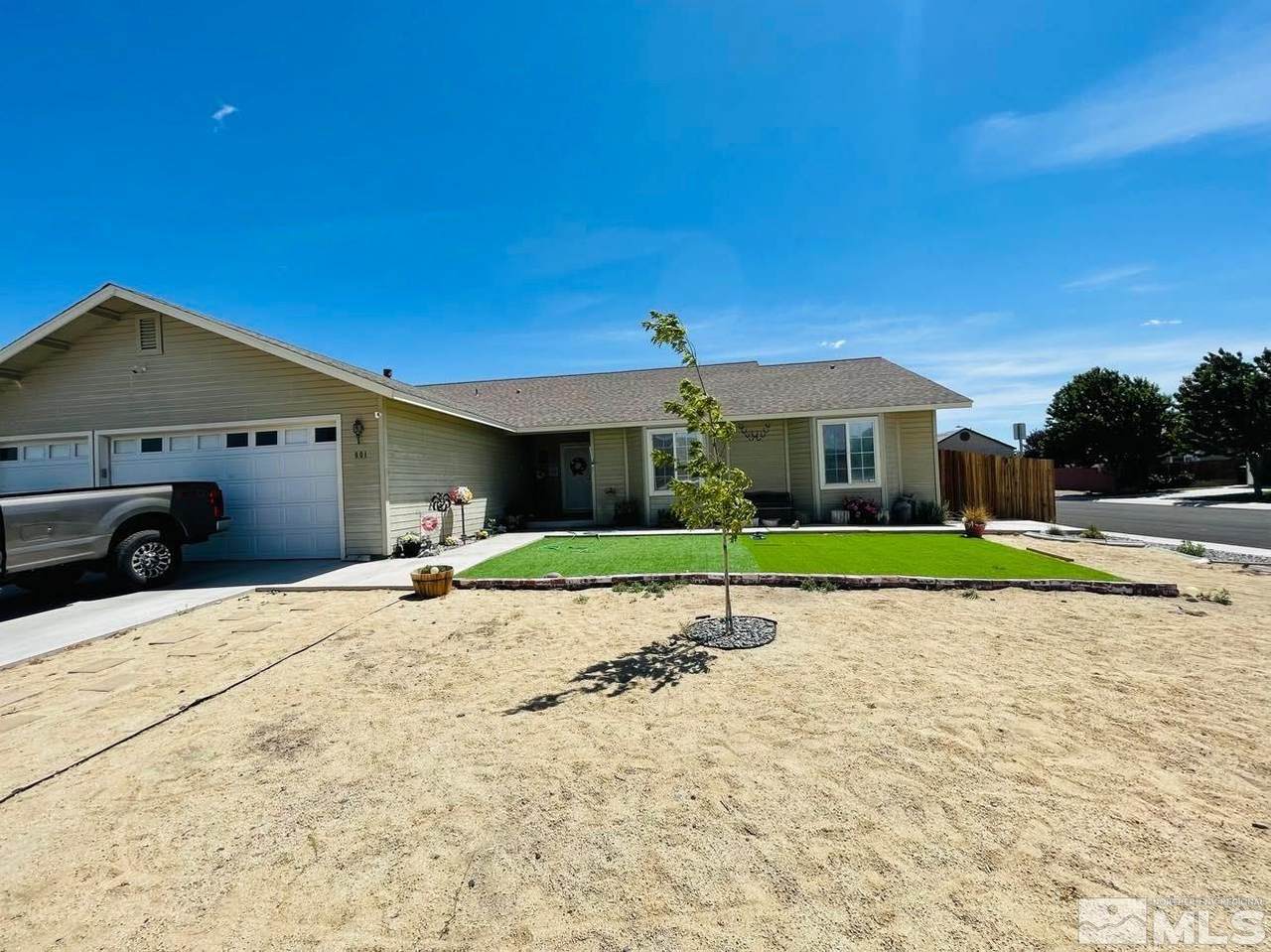 801 Lark Drive - Photo 1
