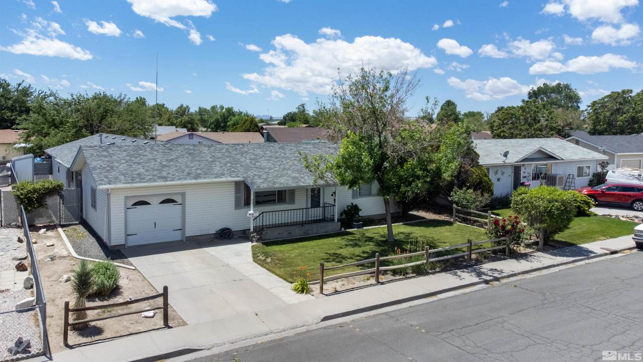 921 Warwick Ave - Photo 1