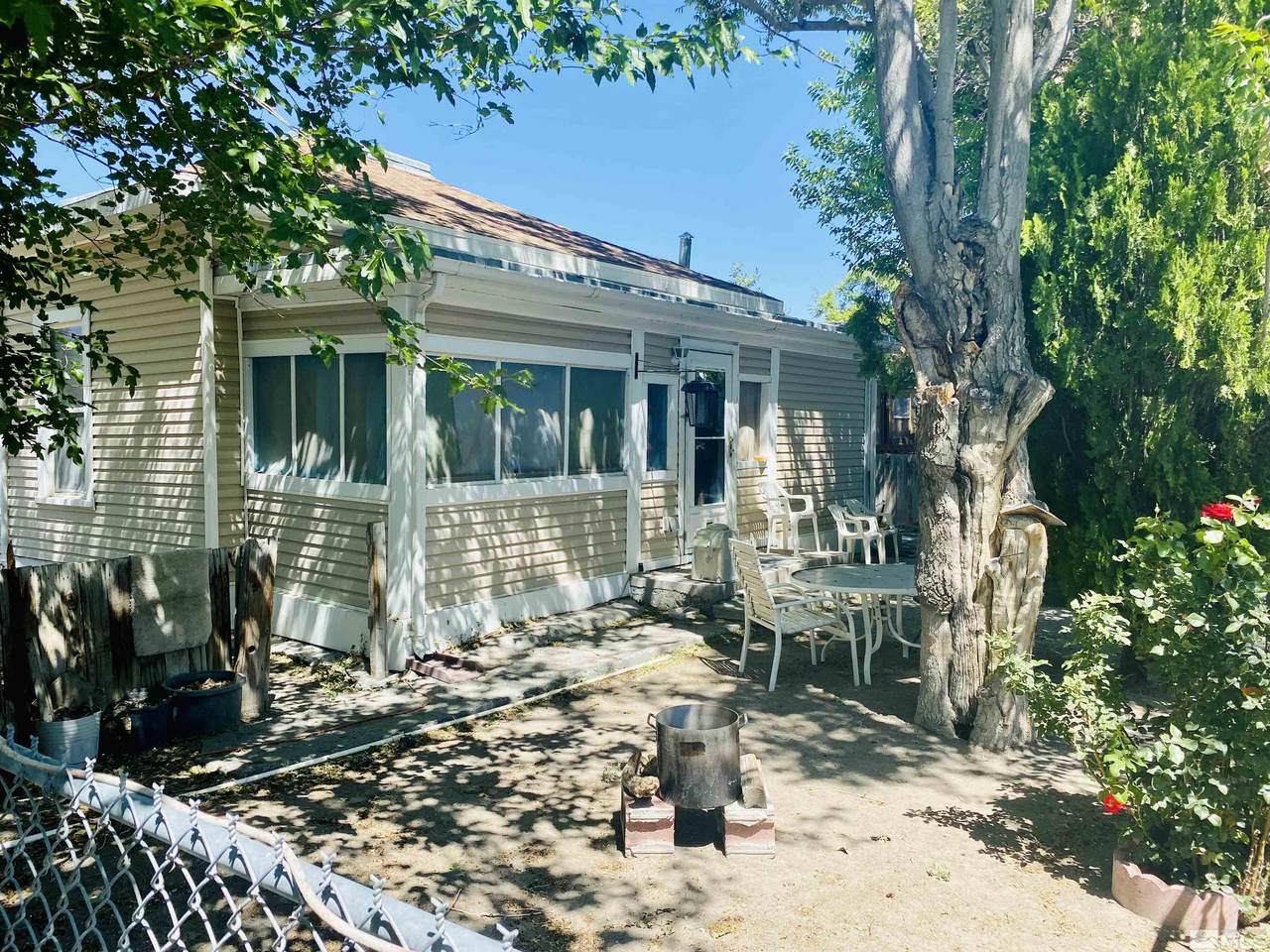 745 Franklin Ave - Photo 1