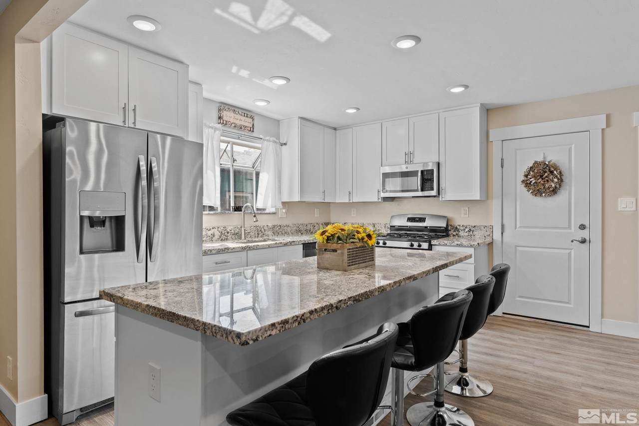 680 Stanford - Photo 1