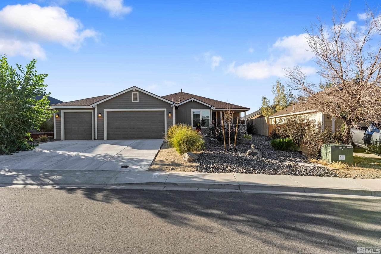 862 Garnet Way - Photo 1