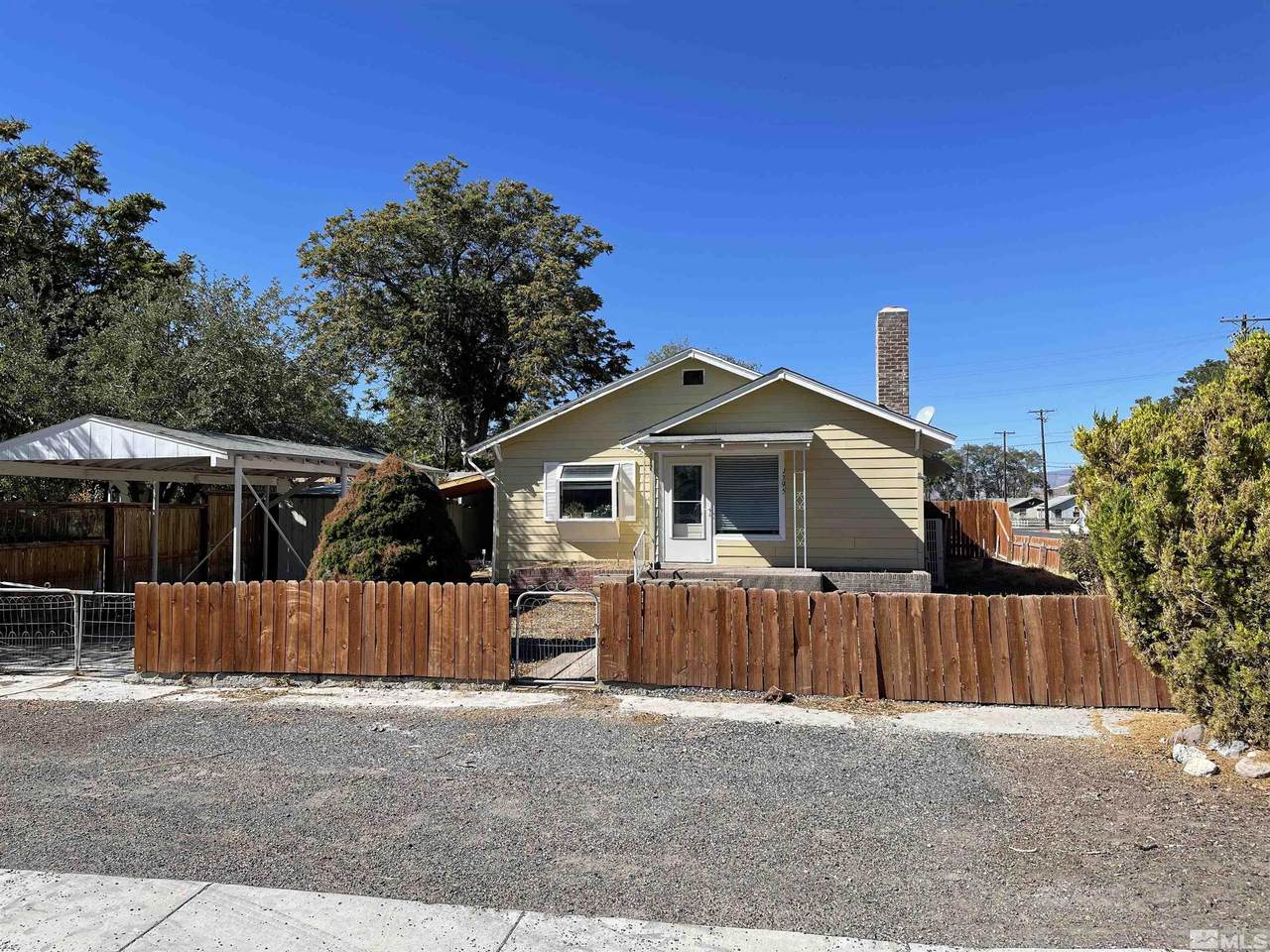 1395 Elmhurst Ave - Photo 1