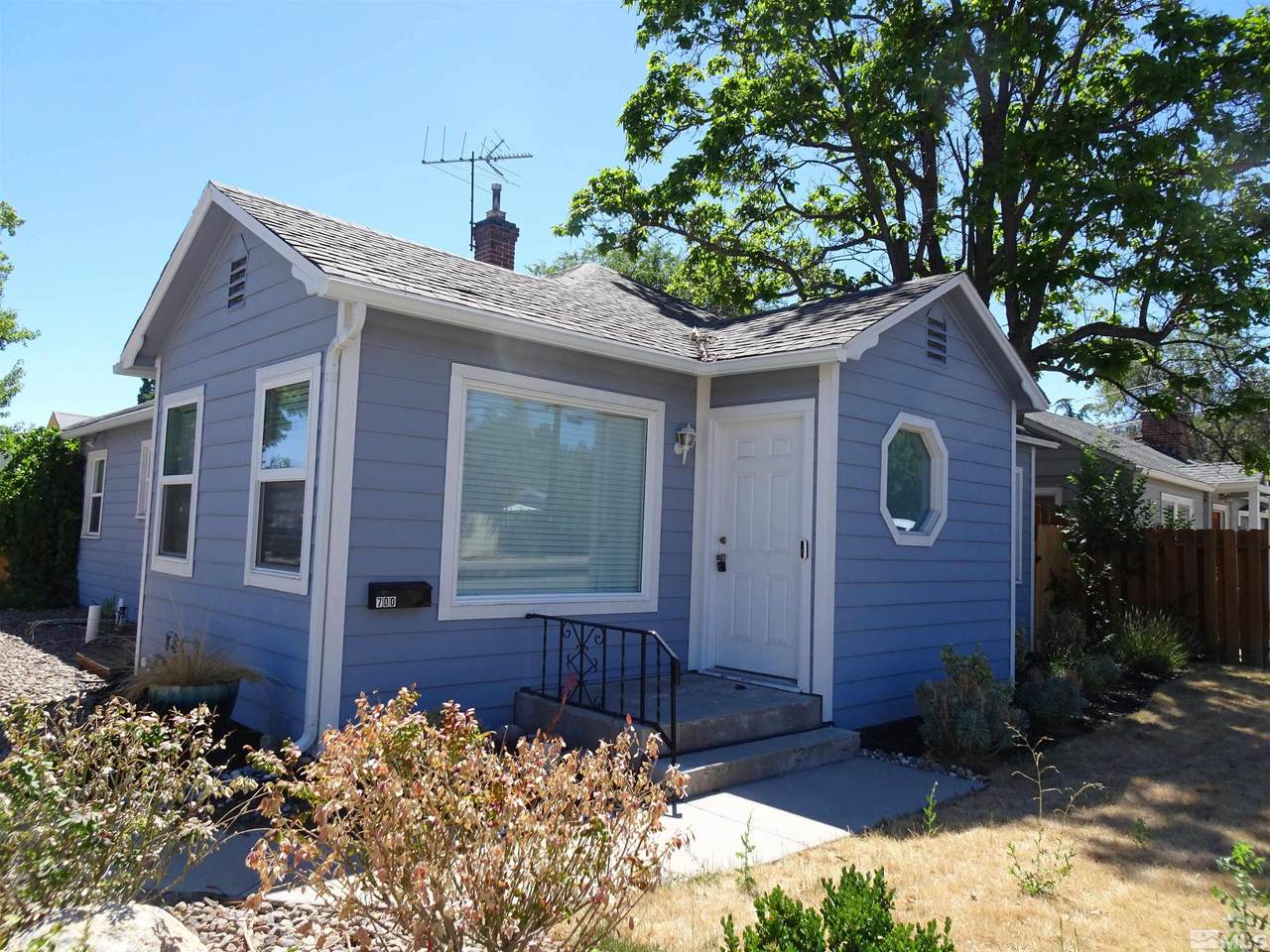 700 Plumb Lane - Photo 1