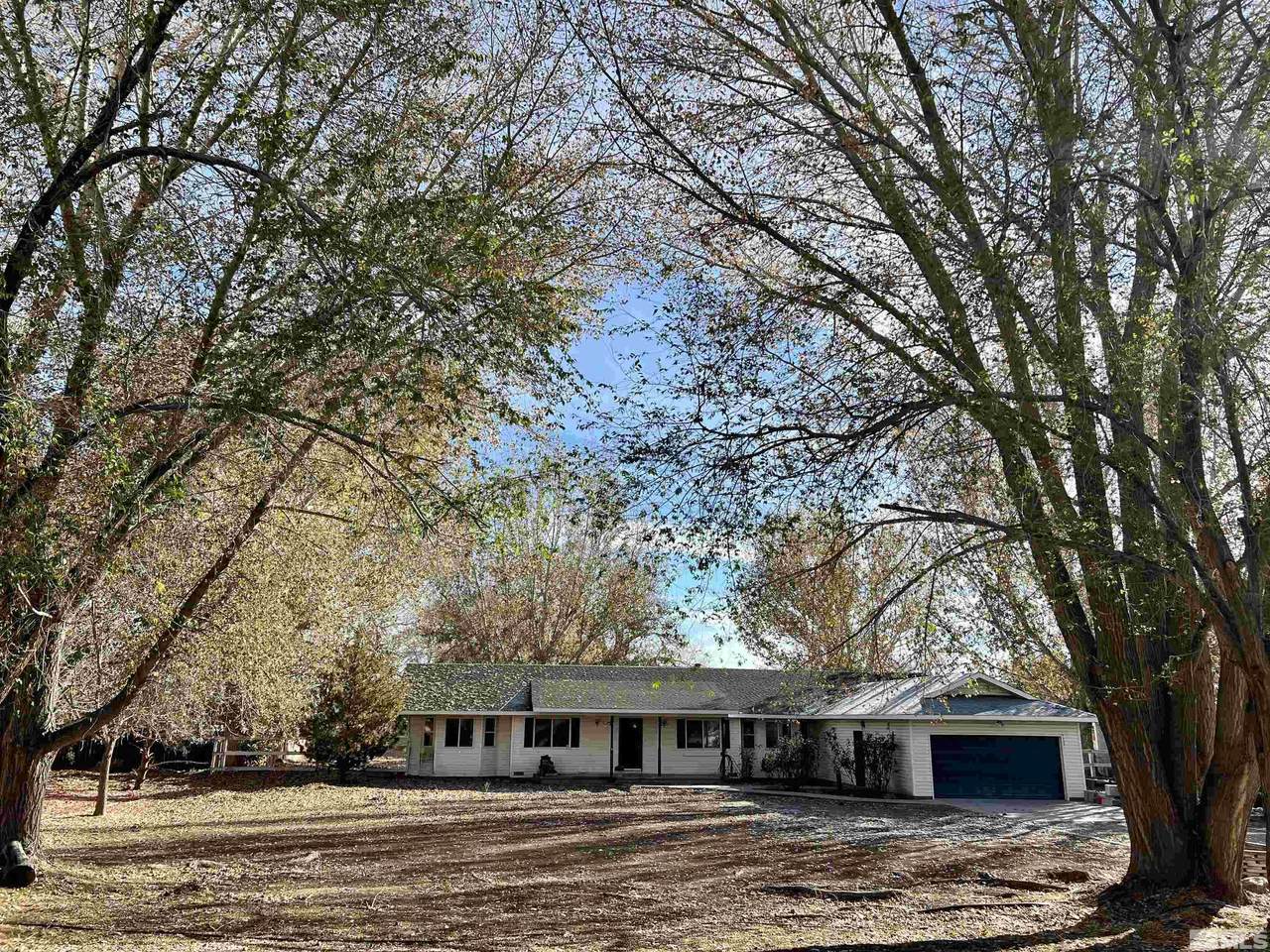 405 Lewis Ln - Photo 1