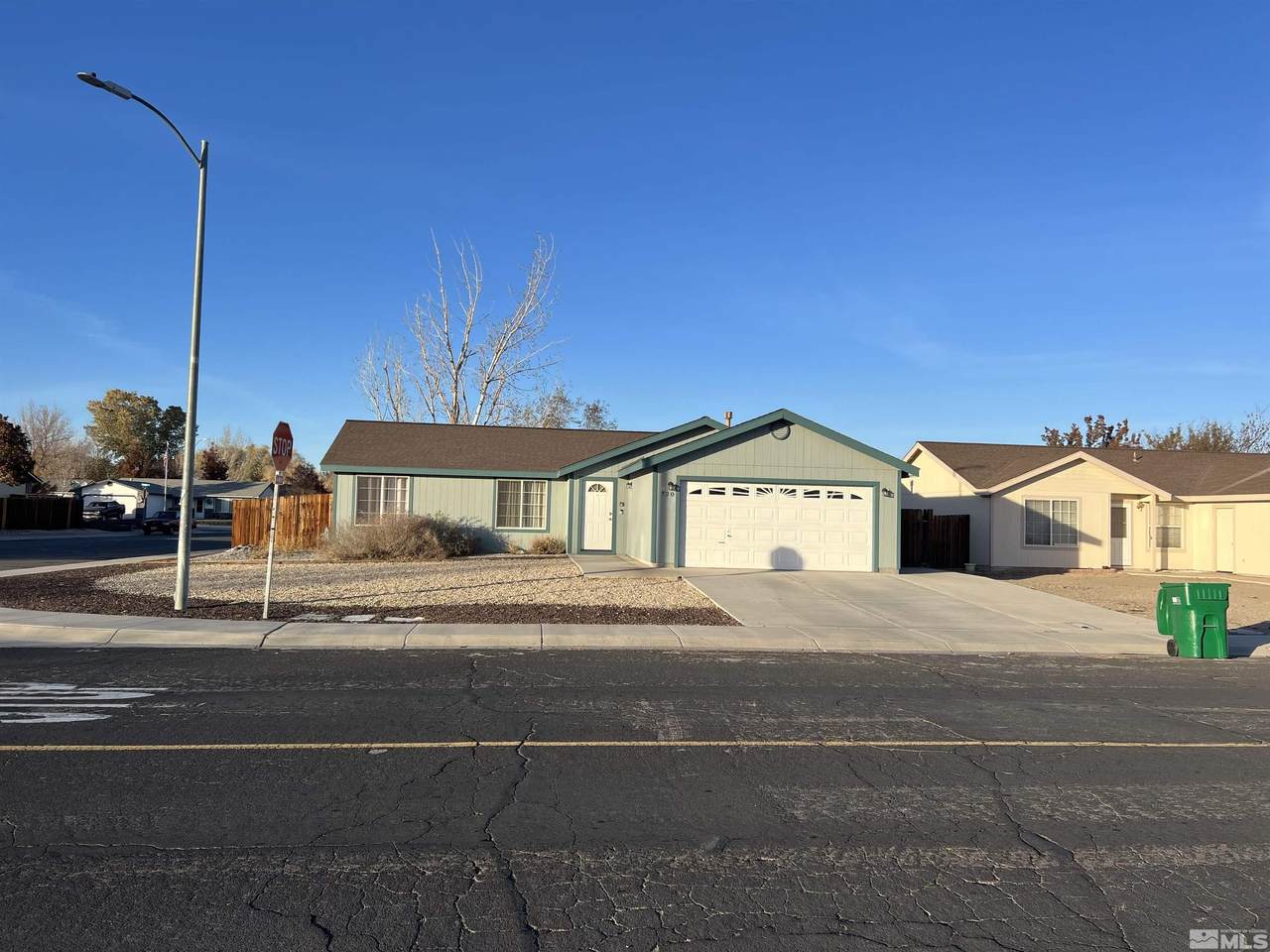 720 Shadow Ln - Photo 1