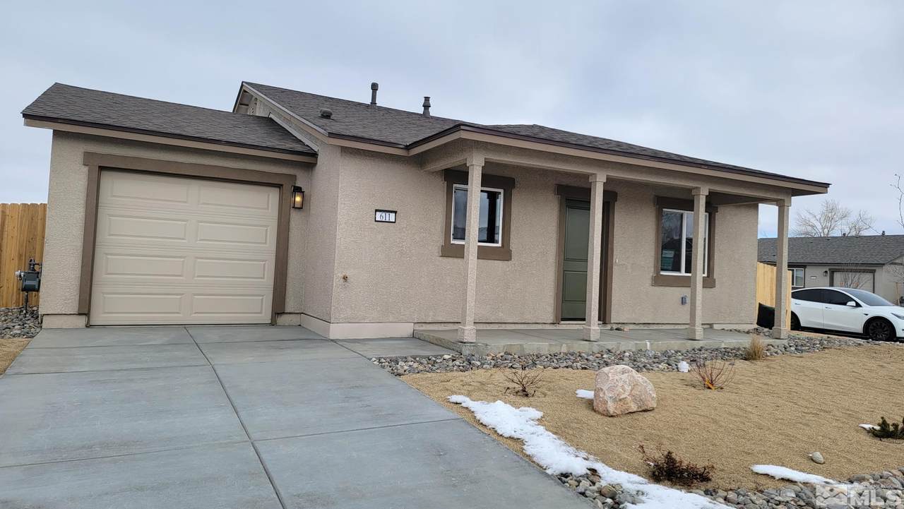 611 Yerington - Photo 1