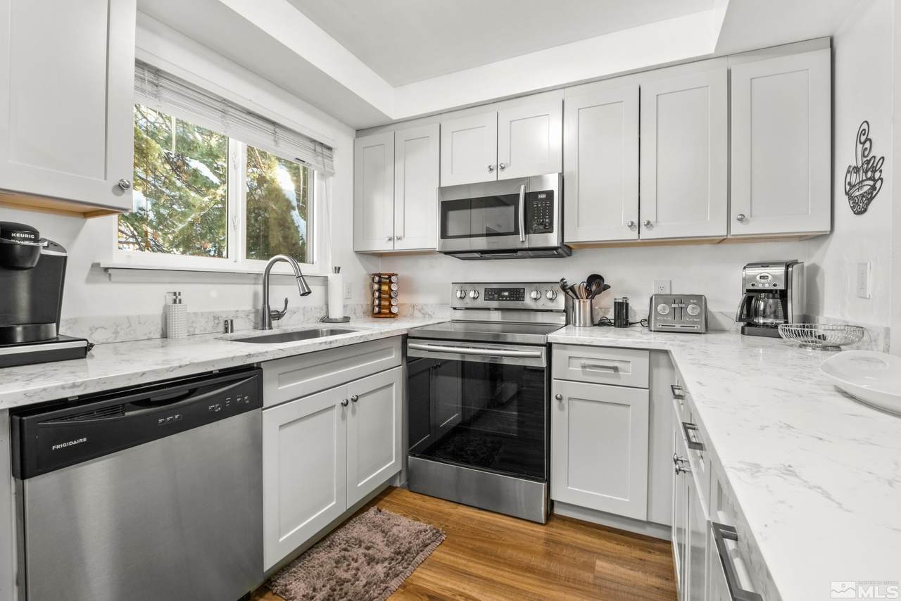 321 Ski Way - Photo 1