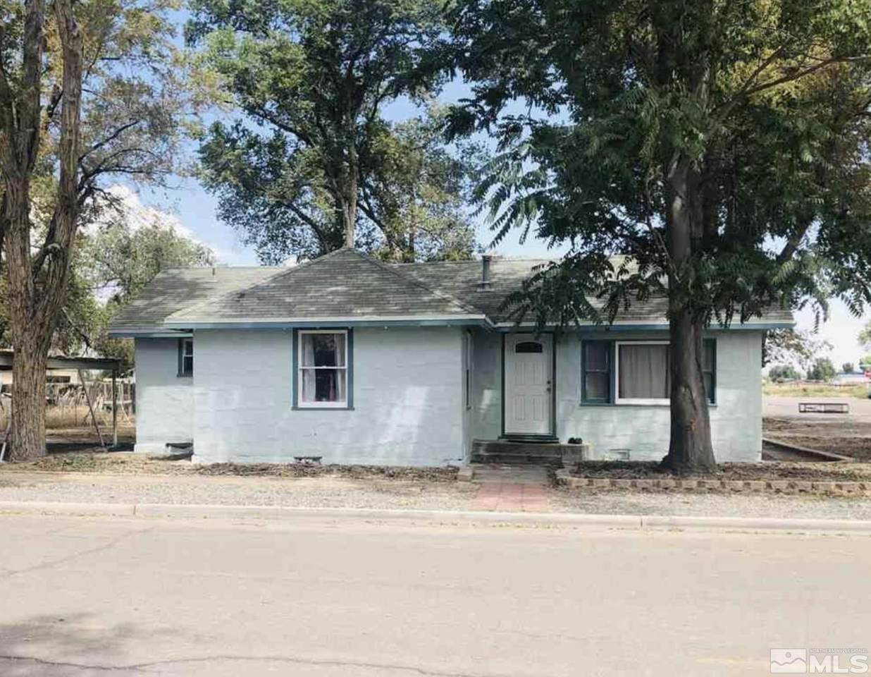 1625 Franklin Ave - Photo 1