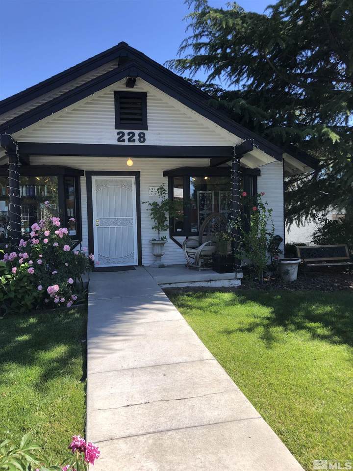 228 Vassar Street - Photo 1