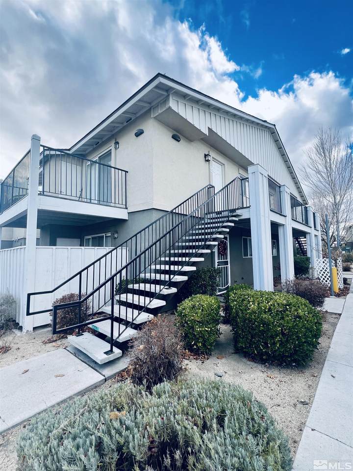 2000 Silverada - Photo 1