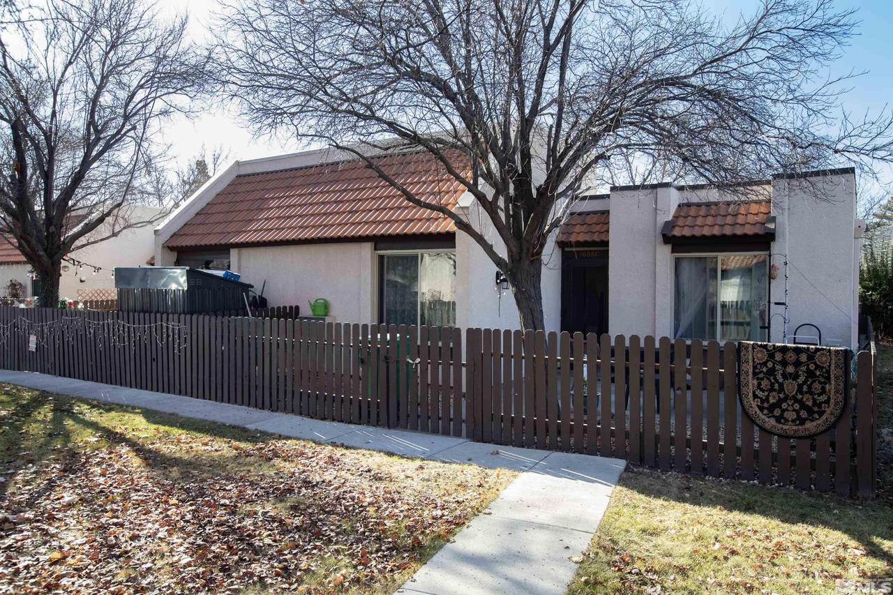 1008 Baywood Drive - Photo 1