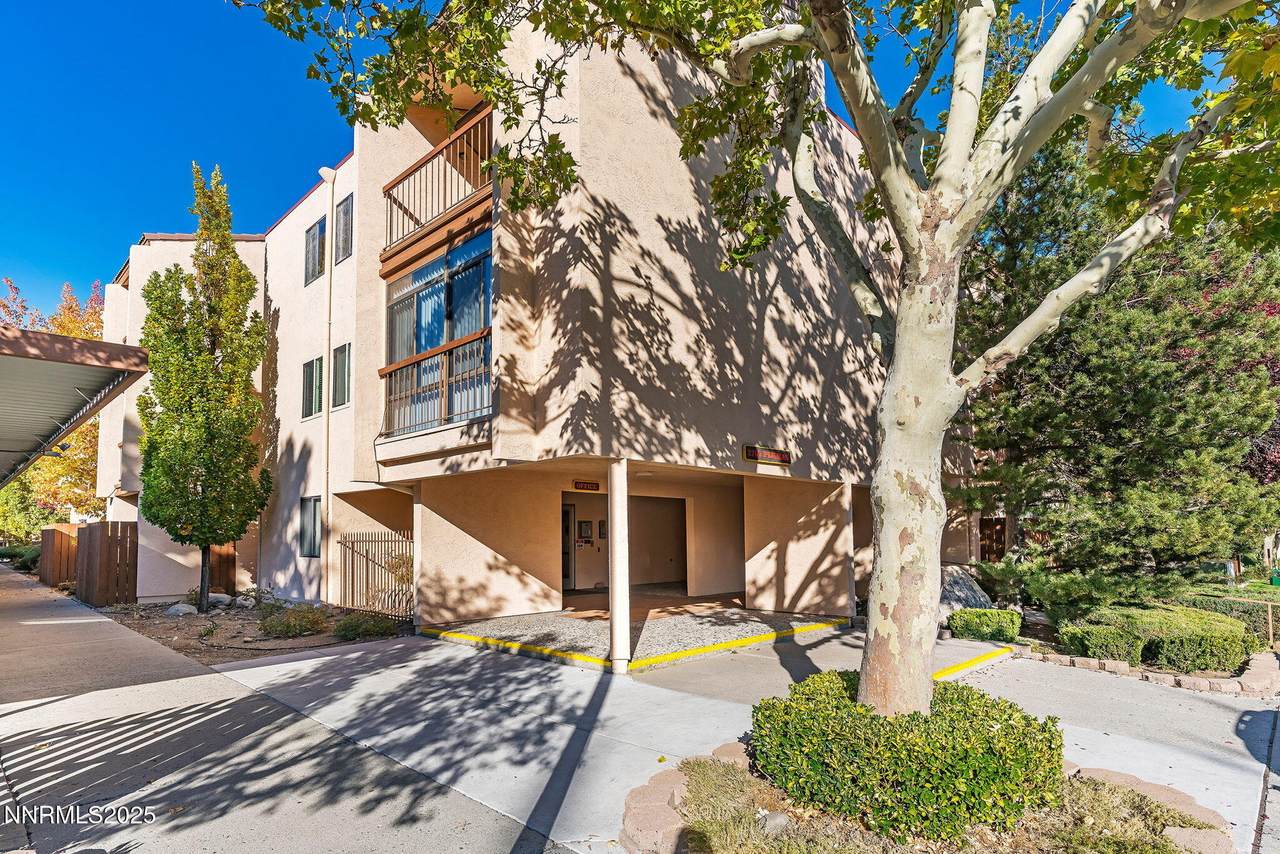 2700 Plumas Street - Photo 1
