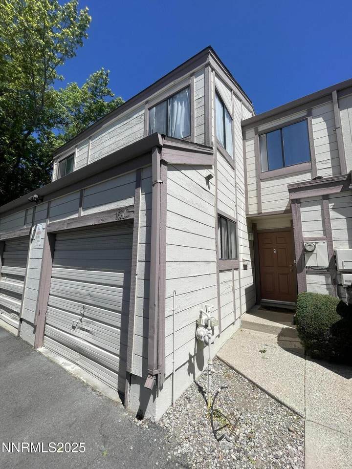 1560 Steven Court - Photo 1