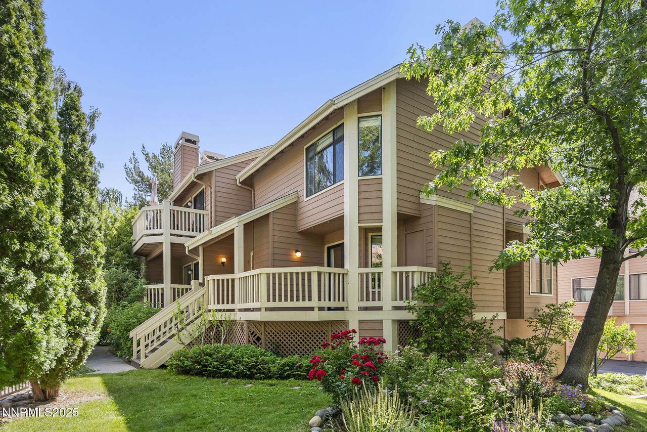 2875 Idlewild Drive - Photo 1