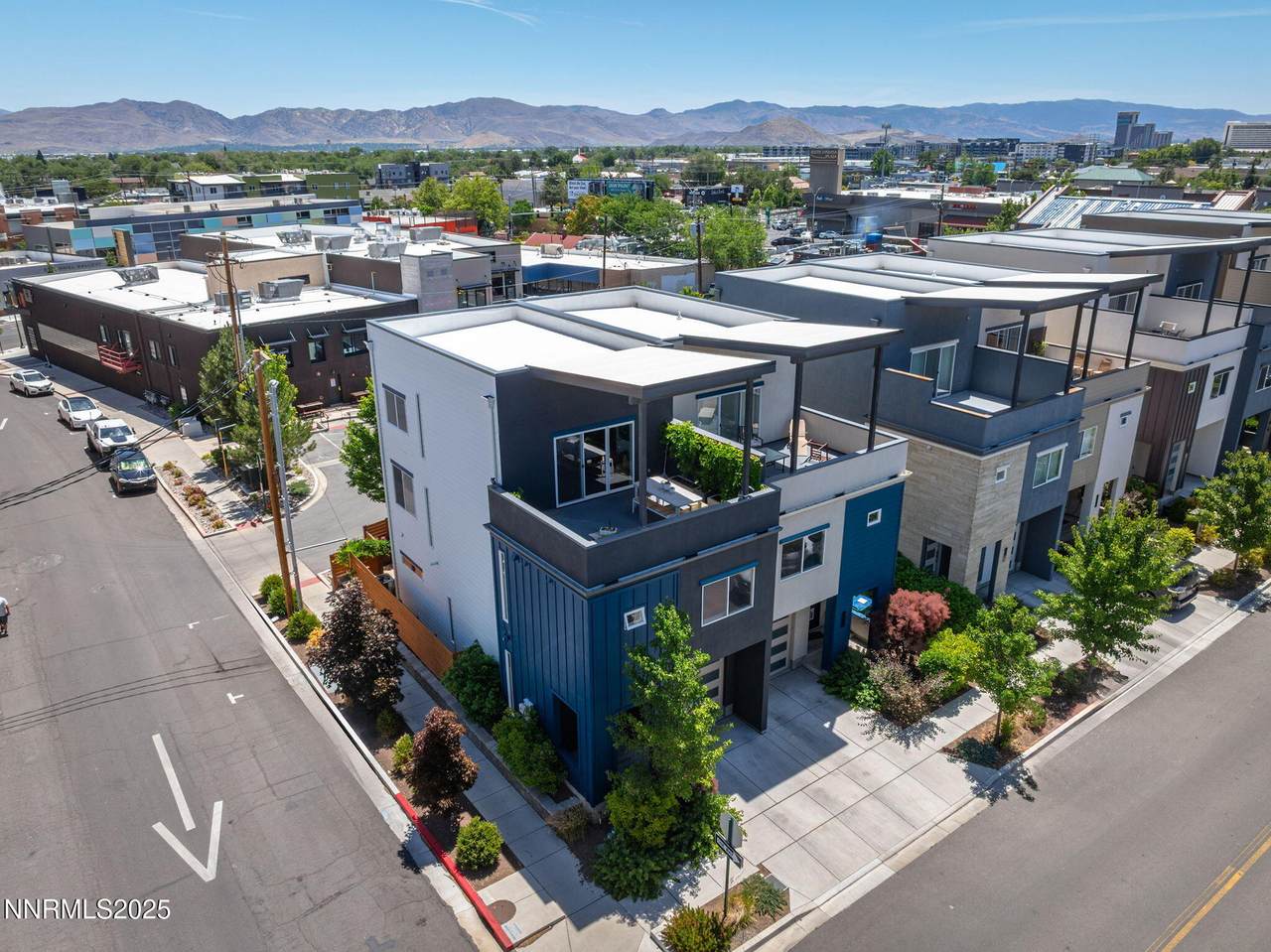 1402 Tonopah Street - Photo 1