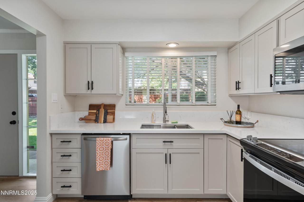 268 Smithridge Park - Photo 1