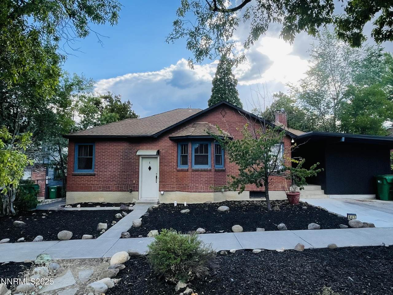 841 Washington Street - Photo 1