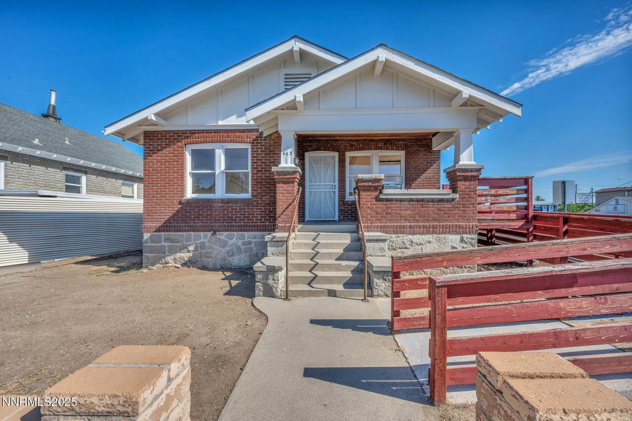 463 Moran Street - Photo 1