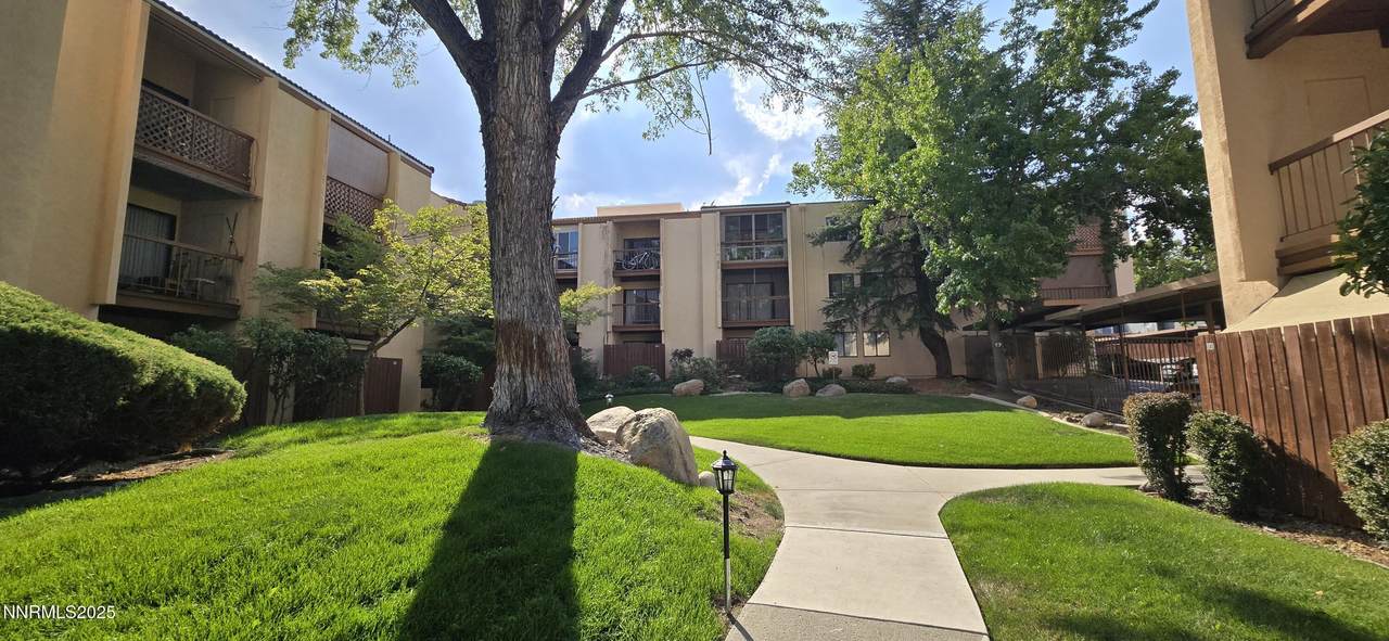 2700 Plumas Street - Photo 1