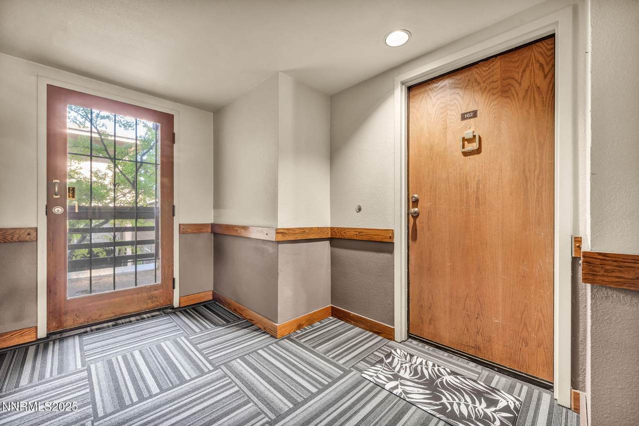 3095 Lakeside Drive - Photo 1