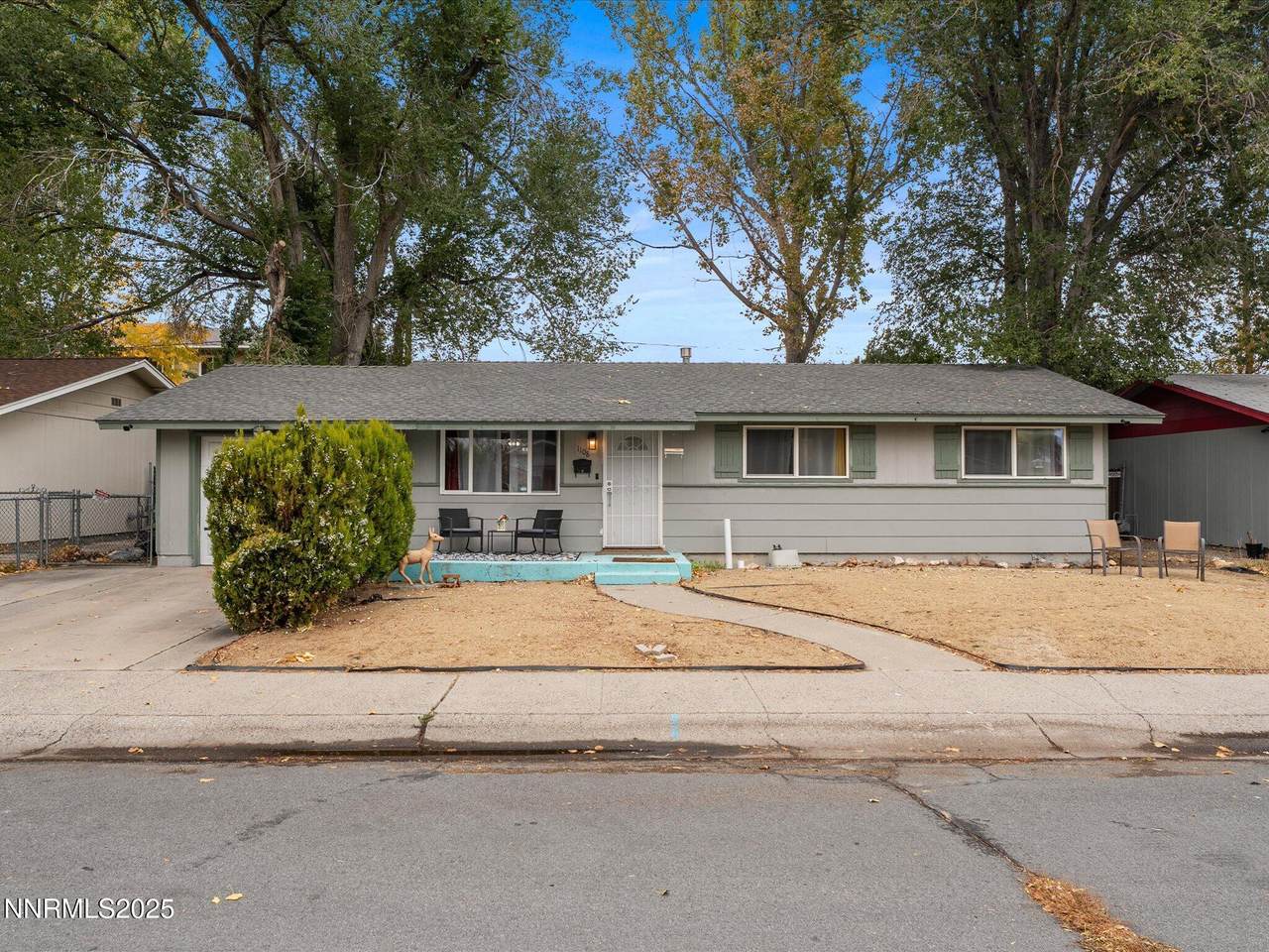 1108 Tamarisk Street - Photo 1