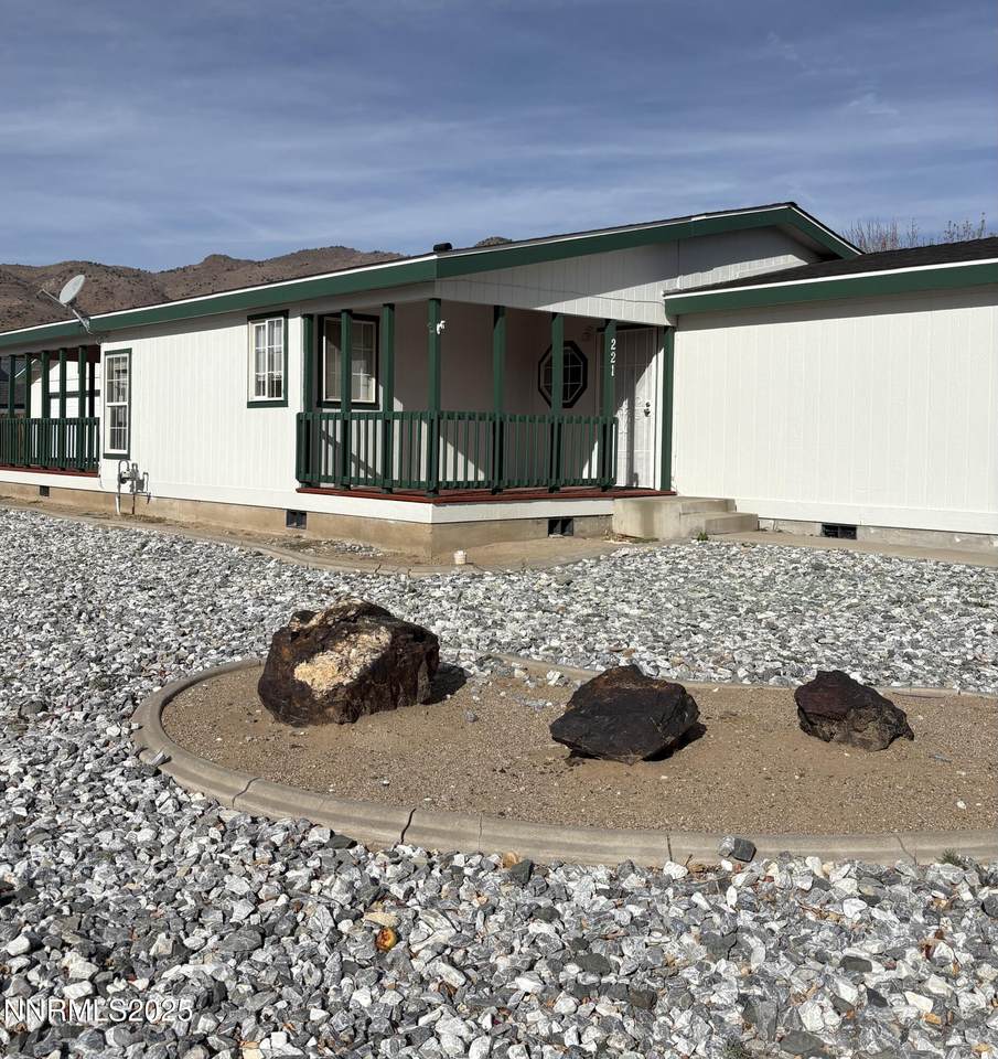 221 Glen Vista Drive - Photo 1