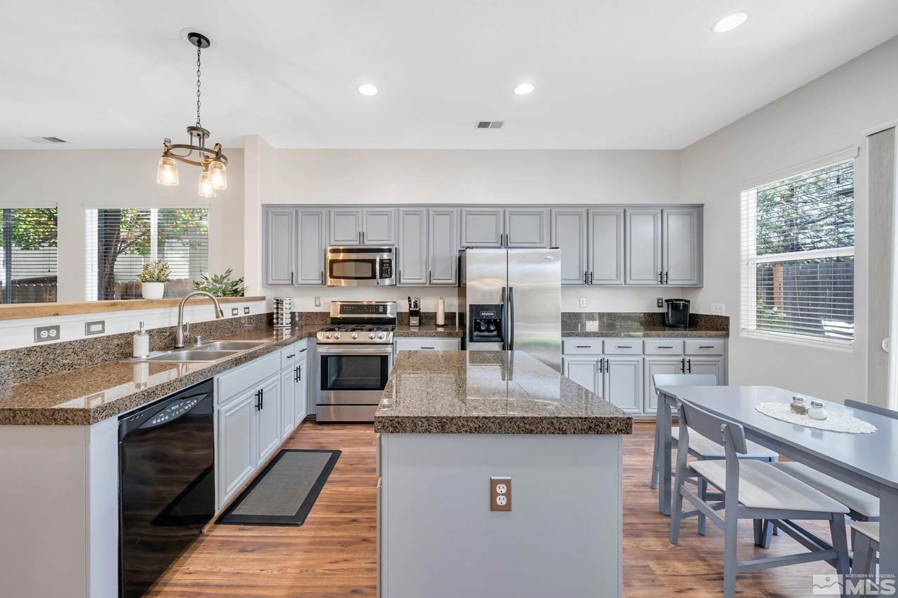 10577 Eagle Falls Way - Photo 1