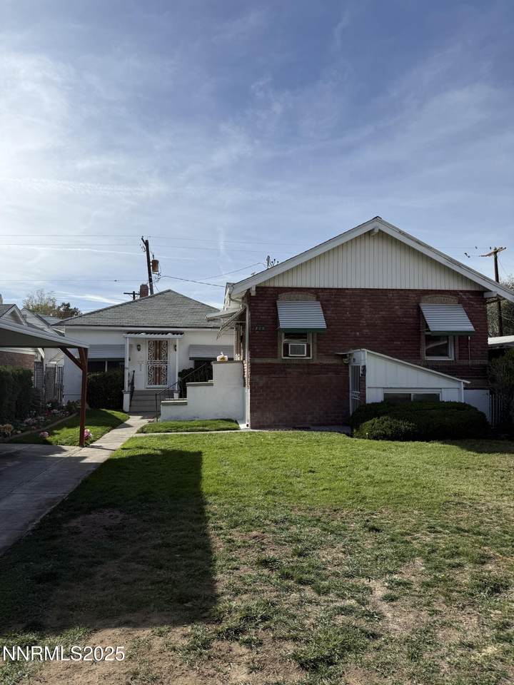 711 Evans Avenue - Photo 1