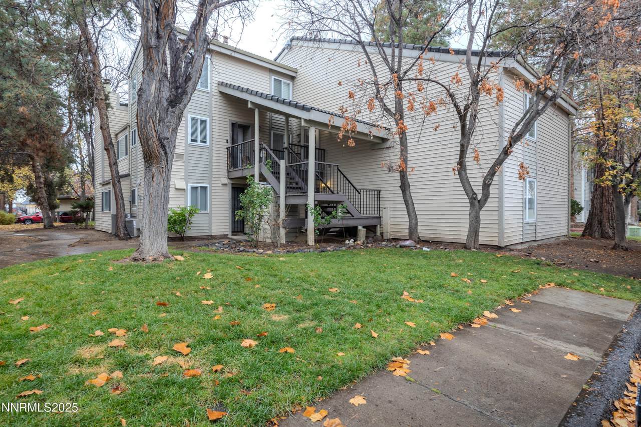 2335 Roundhouse Road - Photo 1