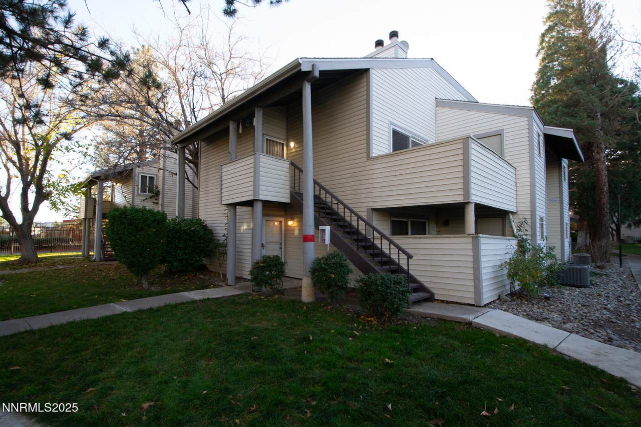 2127 Roundhouse Road - Photo 1