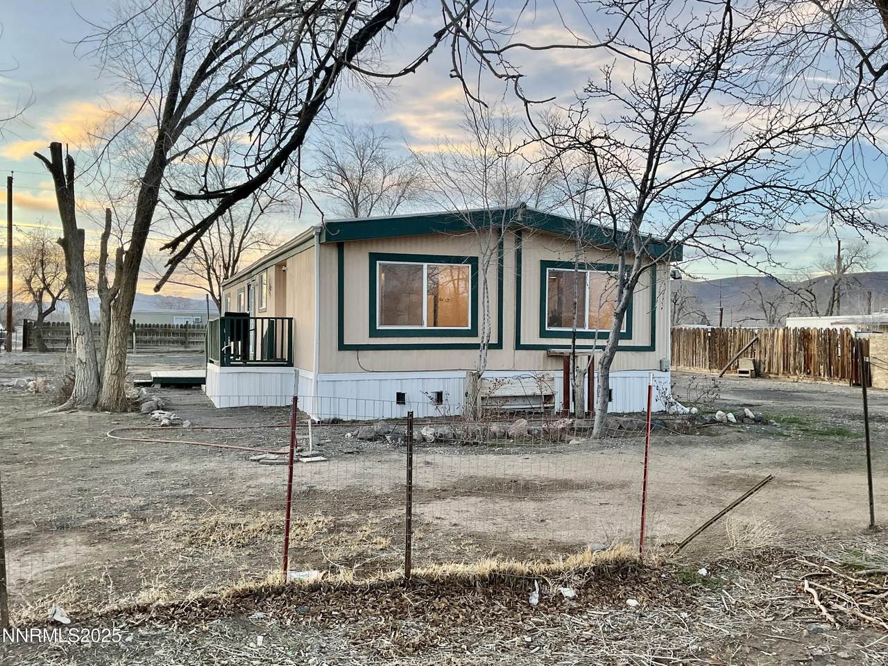 2735 Toiyabe Street - Photo 1