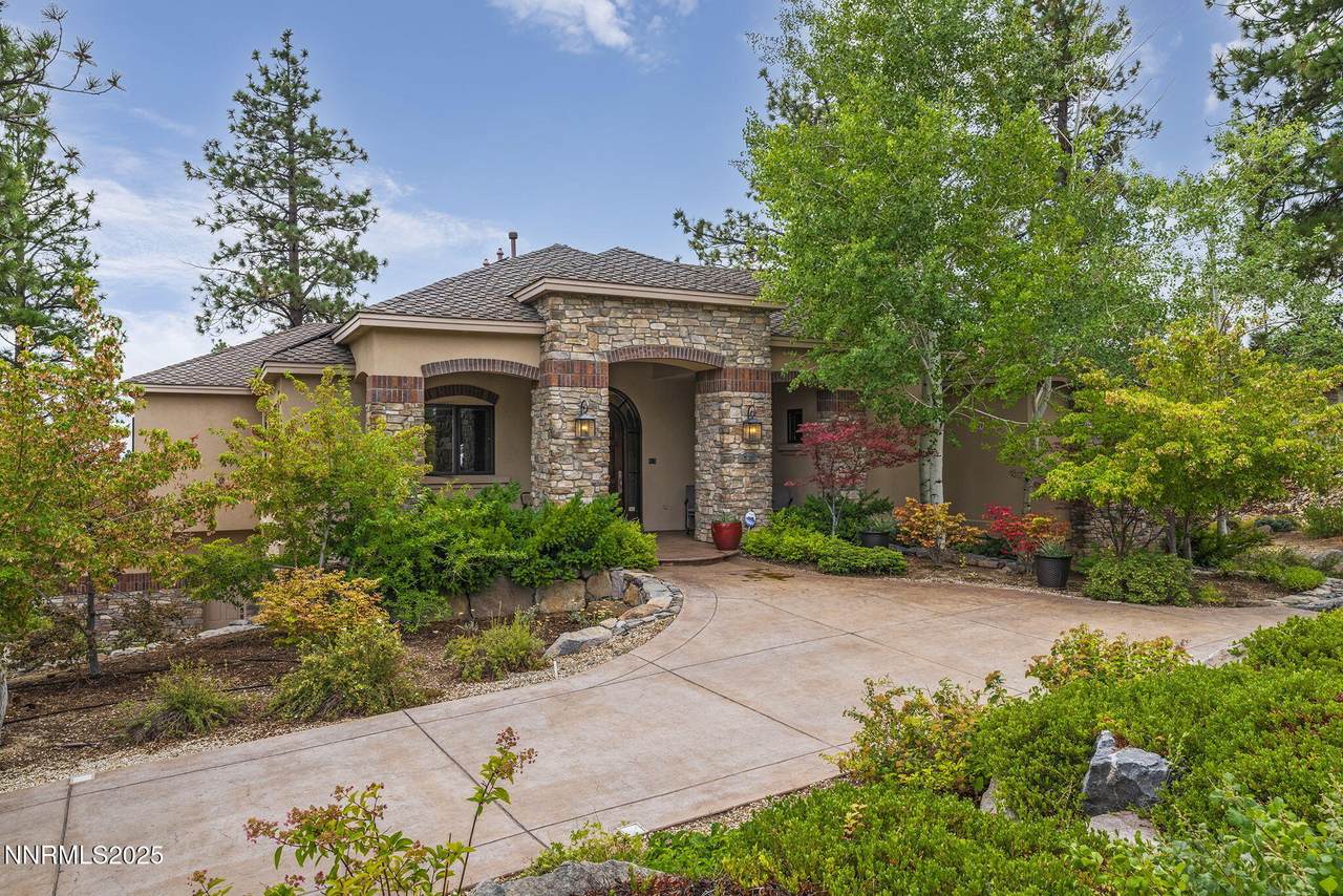 370 Timberlake Court - Photo 1