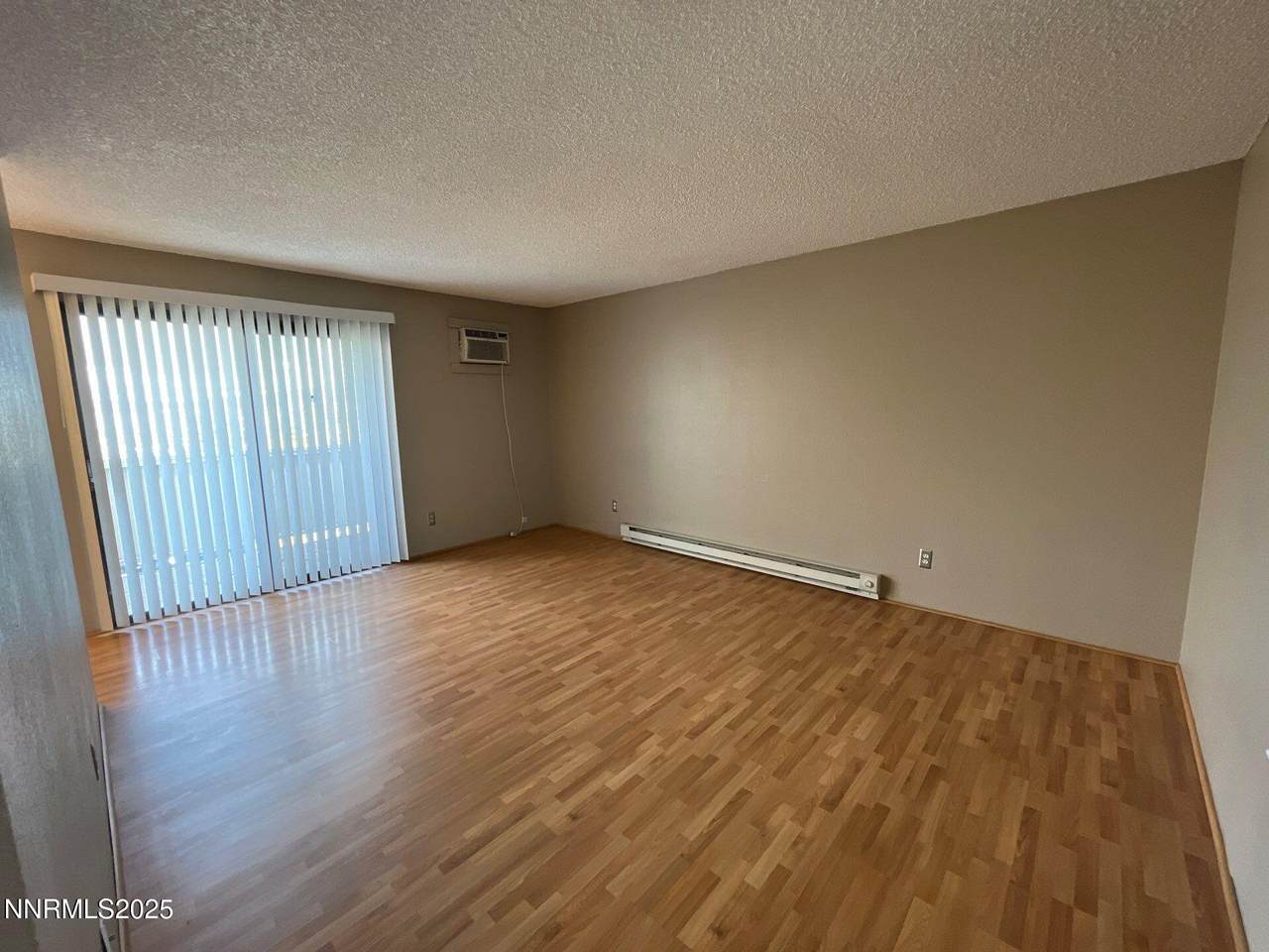 https://bt-photos.global.ssl.fastly.net/reno/1280_boomver_2_20250826184534375617000000-2.jpg