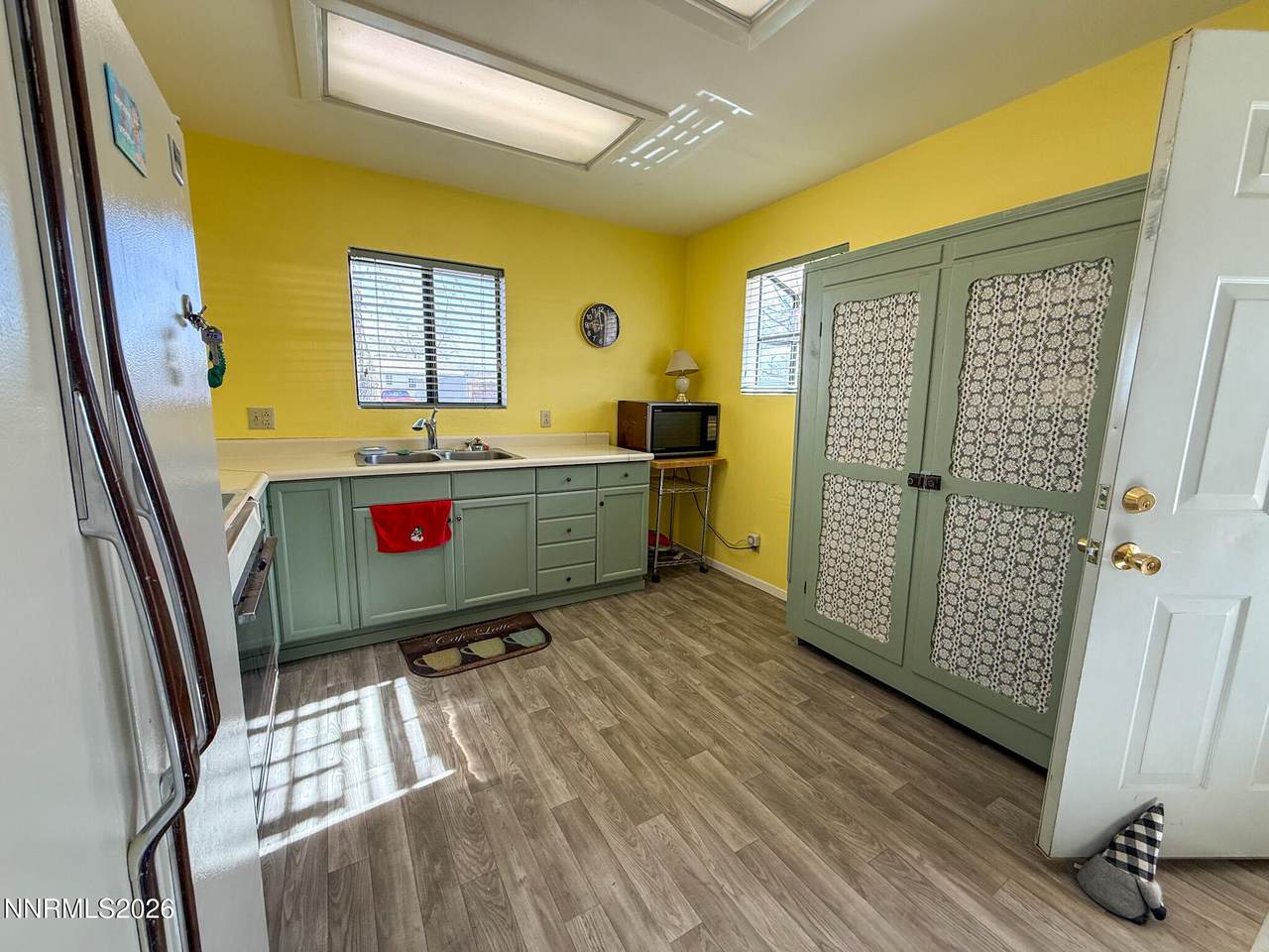 845 G Street - Photo 1