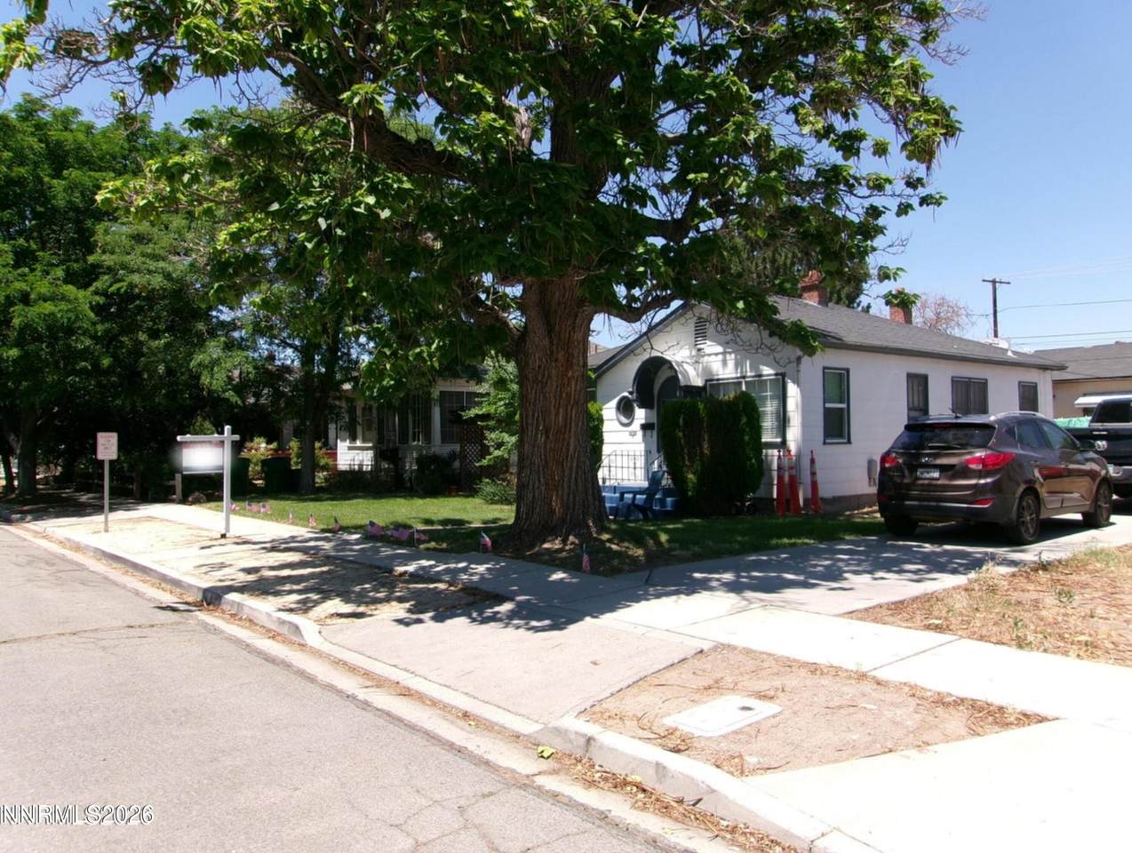 1018 E Street - Photo 1
