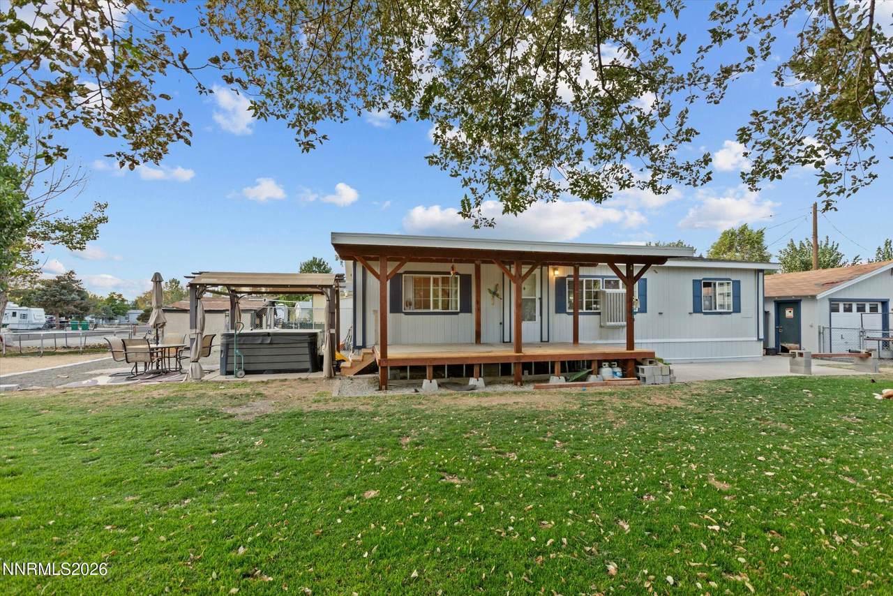 375 Magnolia Way - Photo 1