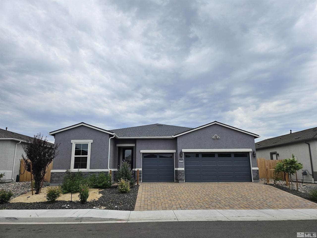 2175 Snoqualmie Drive - Photo 1