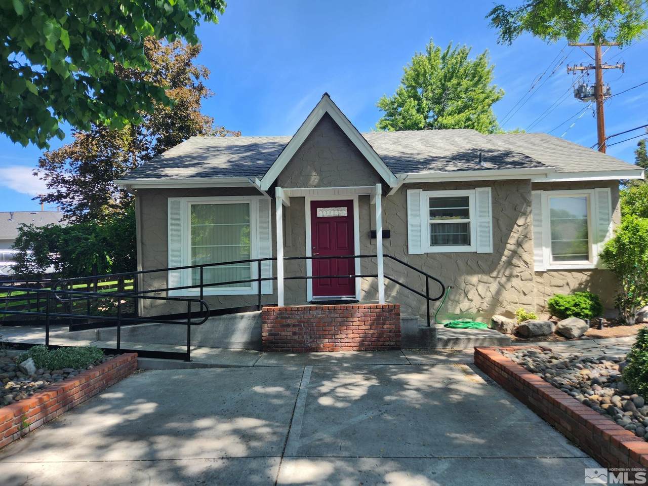 612 Caroline Street - Photo 1