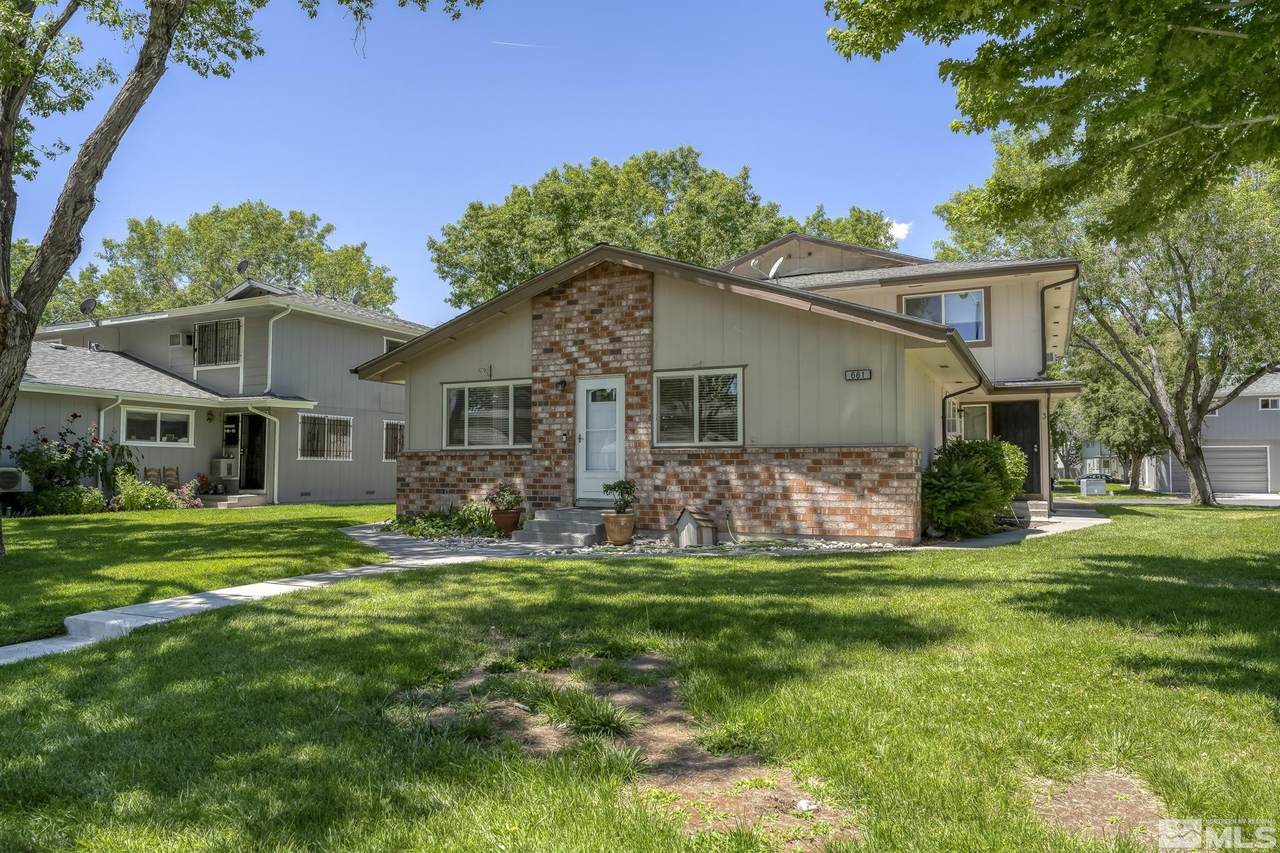 661 Oakwood Drive - Photo 1