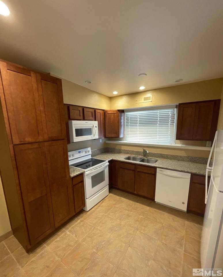 478 Sunshine Lane - Photo 1