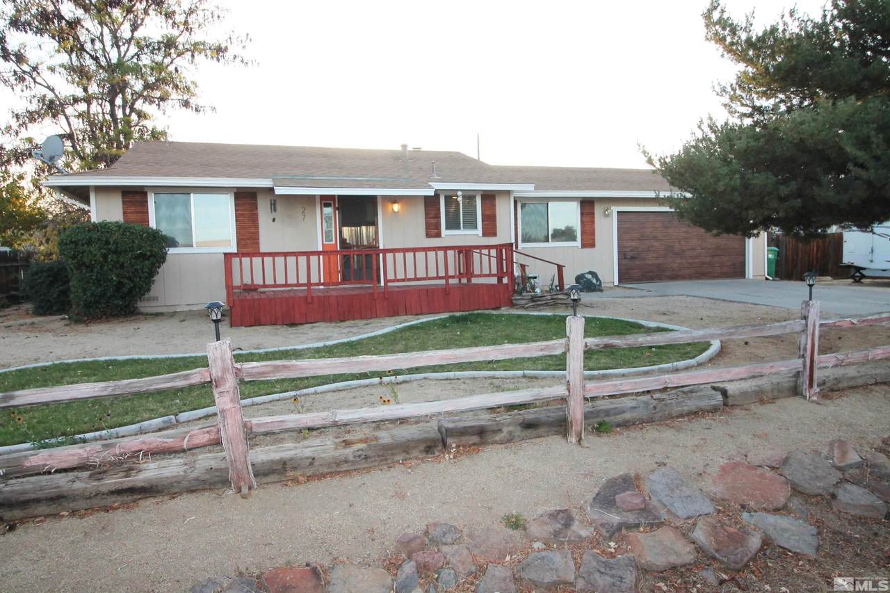 27 Amanda Circle - Photo 1