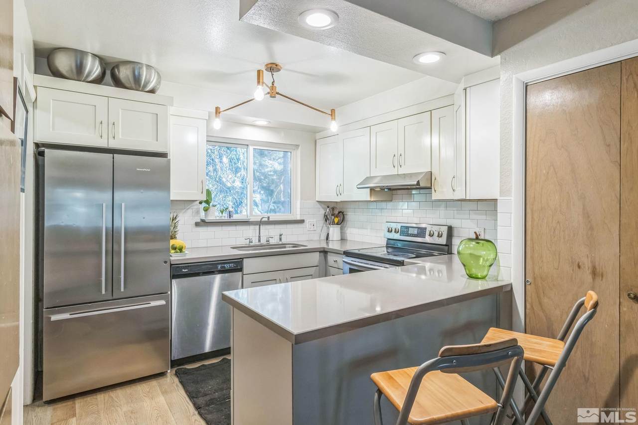 321 Ski Way - Photo 1