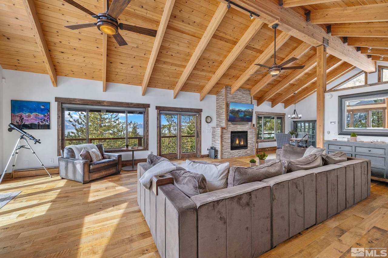 520 Laurel Lane - Photo 1