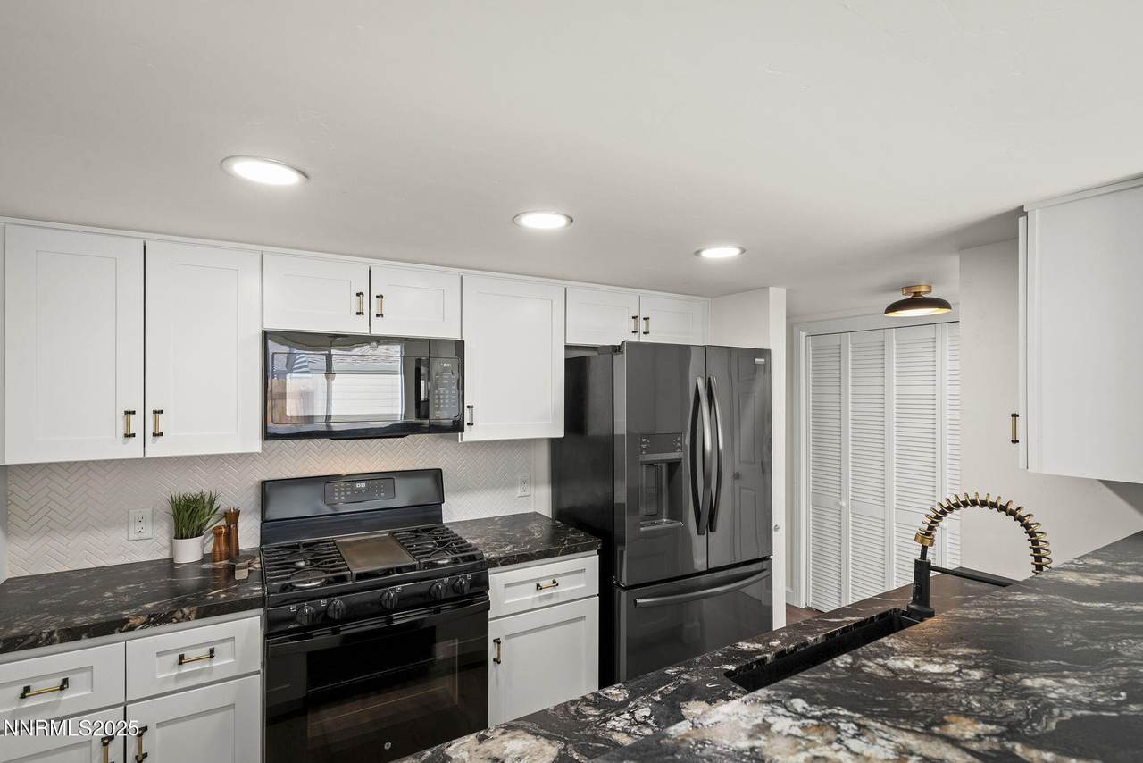 13928 Lear Boulevard - Photo 1