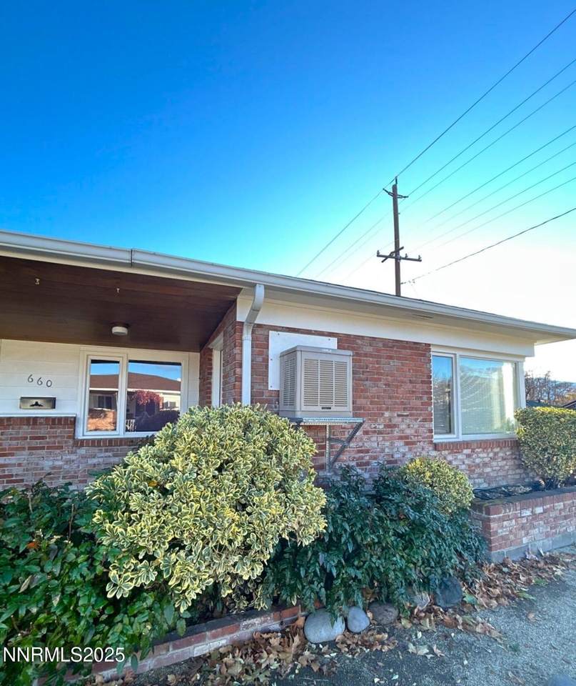 660 Kirman Avenue - Photo 1