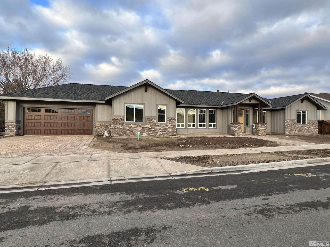 1571 Deseret Dr. - Photo 1