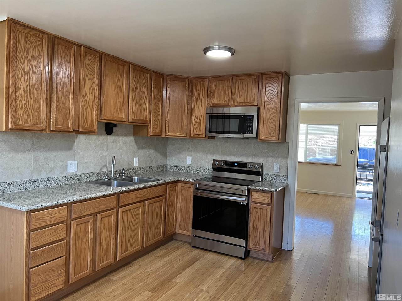 975 Berrum - Photo 1
